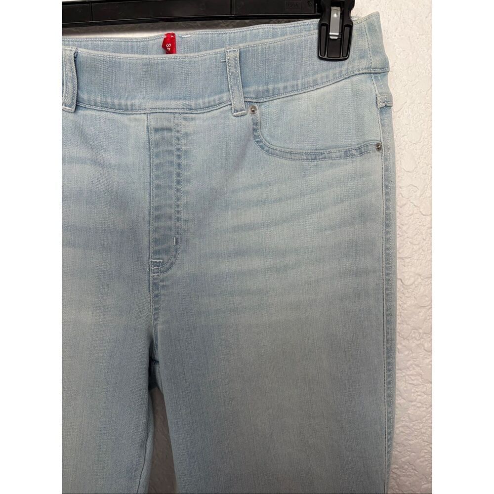 SPANX Pull On Stretch Flare Jeans in Retro Light Wash Size L - Picture 6 of 12